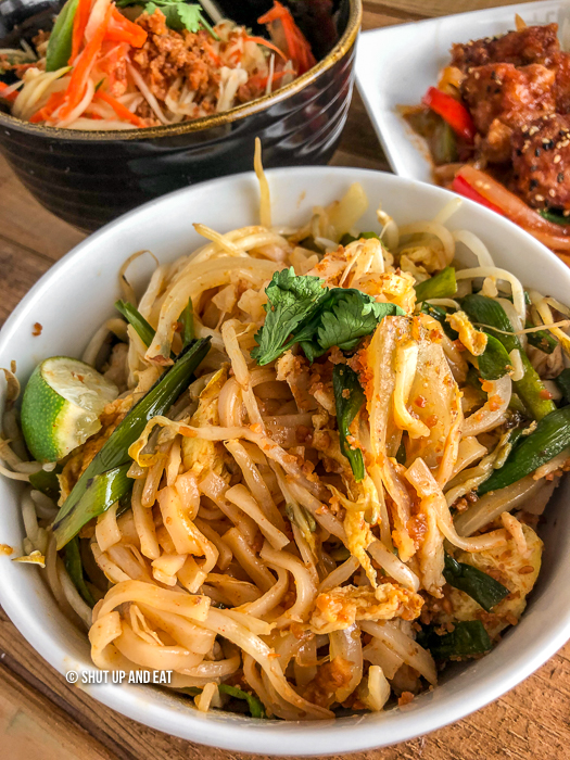 Spicy pad Thai noodles