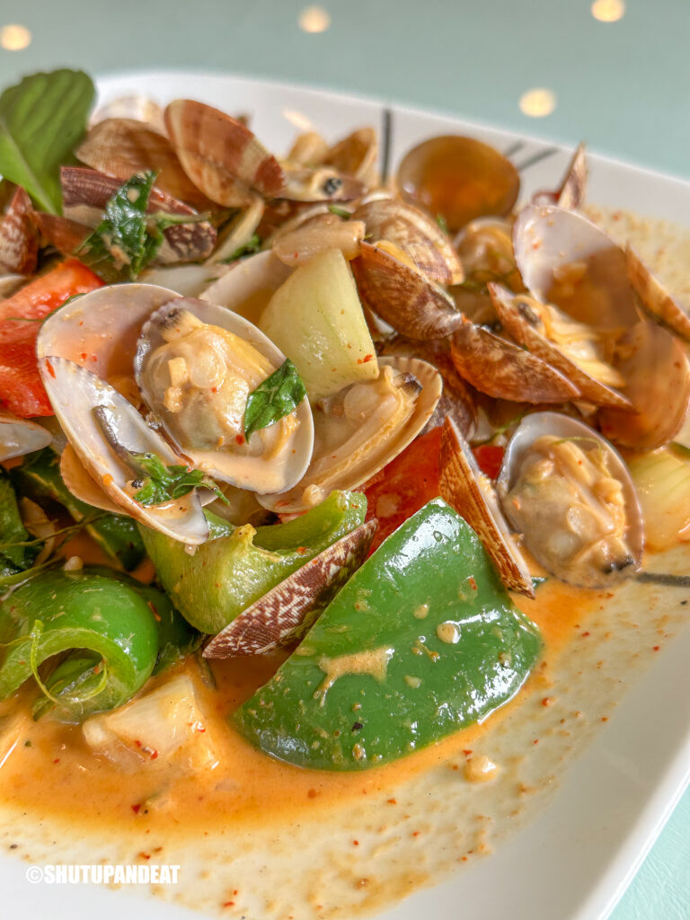 coconut curry clams